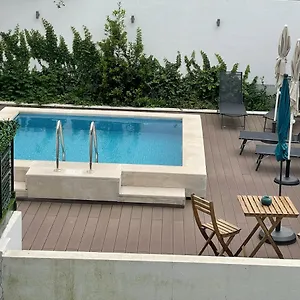 Saldanha Pool & Garden Pensión