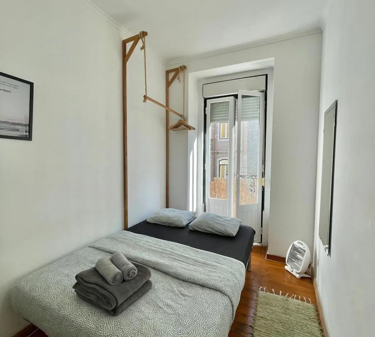 Gasthof Central Lisbon Rooms In Palmira Shared Apartment For Surf Lovers Portugal
