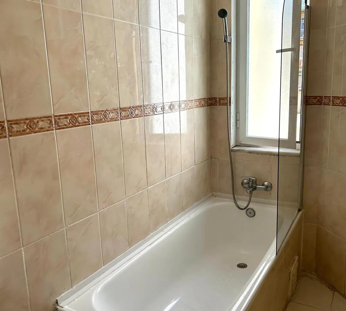 Central Lisbon Rooms In Palmira Shared Apartment For Surf Lovers 0*,  Portugal