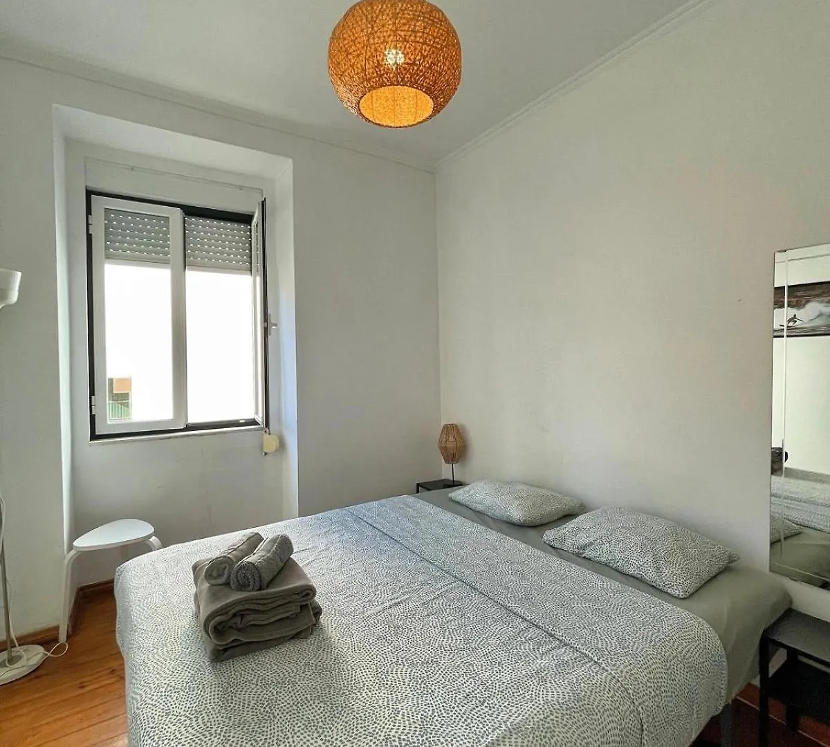 Central Lisbon Rooms In Palmira Shared Apartment For Surf Lovers Portugal